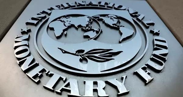 ПриватБанк и Ощадбанк начнут готовить к продаже: что еще требует от Украины новый меморандум с МВФ - 