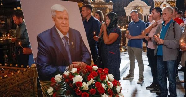 В Киеве прощались с Героем Украины Вадатурским и его женой - Life