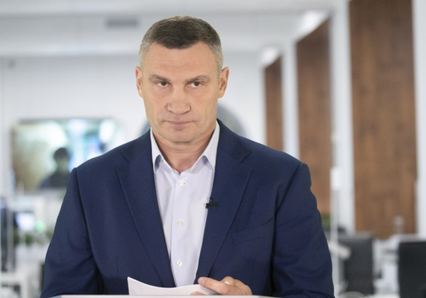 Мэр Киева Кличко заработал в октябре 42 тысячи гривен без премий и надбавок. 