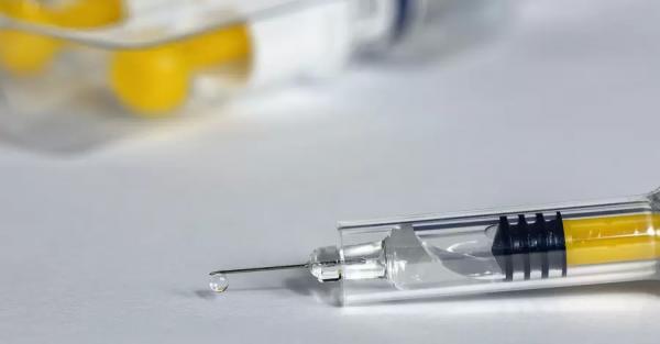 Израиль первым в мире начнет колоть четвертую дозу вакцины - Коронавирус