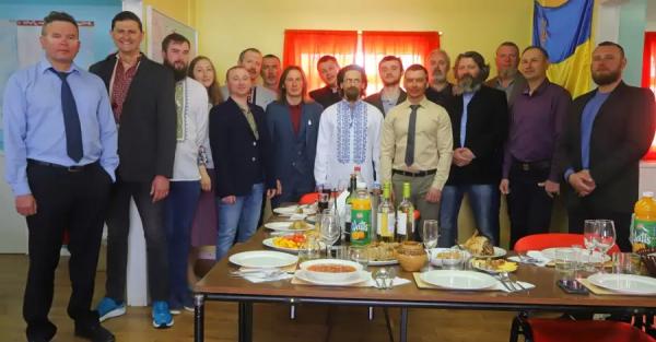 Украинские полярники показали рождественский стол на "Академике Вернадском" - Life