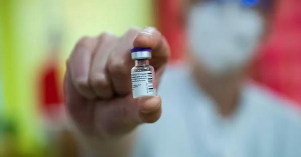 В Чехии правительство отменило обязательную вакцинацию против COVID-19 - Коронавирус