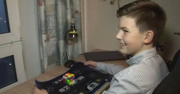 Черкасский шестиклассник собирает кубик-рубик за 16 секунд и знает 250 комбинаций его сборки - Life