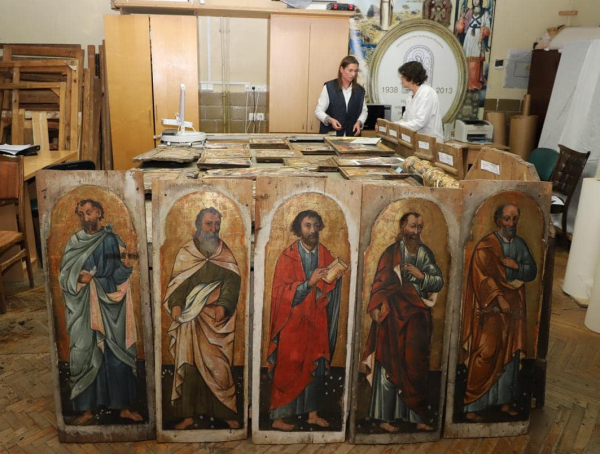 Киевские специалисты реставрируют иконостас из церкви, входящей в список Всемирного наследия ЮНЕСКО - Life