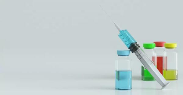 В Минздраве ответили на вопросы о вакцинации при варикозе и туберкулезе, изоляции привитых и дополнительной дозе - Коронавирус
