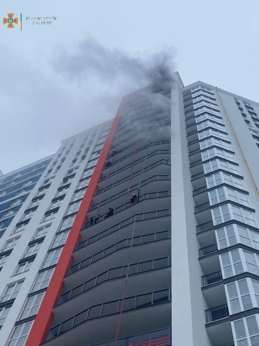 На Позняках случился пожар в новостройке: сгорела электрощитовая.