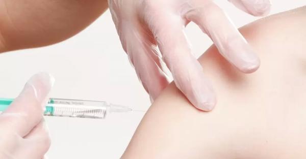 МОЗ разрешило вакцинировать подростков без справки о прививках — Коронавирус
