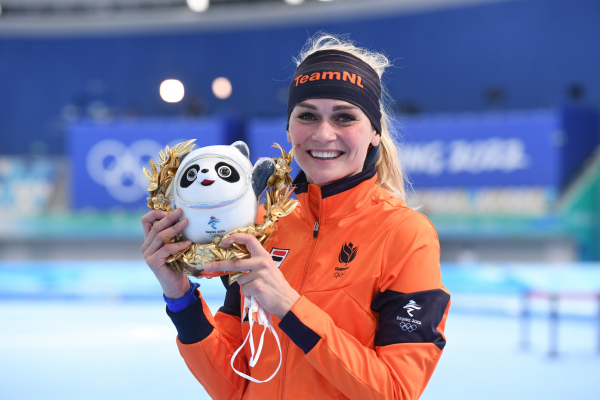 Конькобежка Ирен Схаутен выиграла второе золото на Олимпиаде2022 и снова с рекордом  