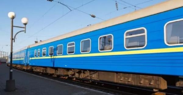 "Укрзалізниця": Эвакуационные поезда перевозят пассажиров бесплатно - Life