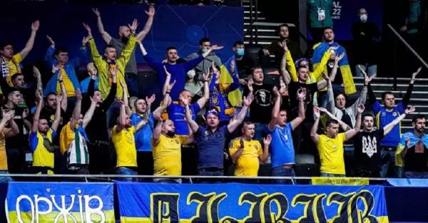 УЕФА начал расследование изза "кричалок" украинских болельщиков в полуфинале "Евро2022" по футзалу  
