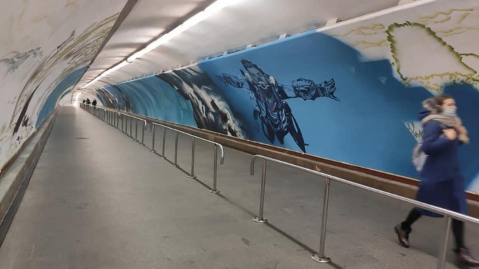 В киевском метрополитене появилась необычная реклама игры Horizon Forbidden West.