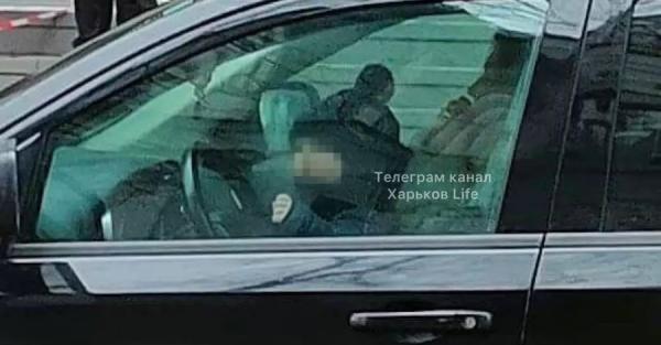 В Харькове патрульные нашли женщину-водителя с ребенком на коленях - Life