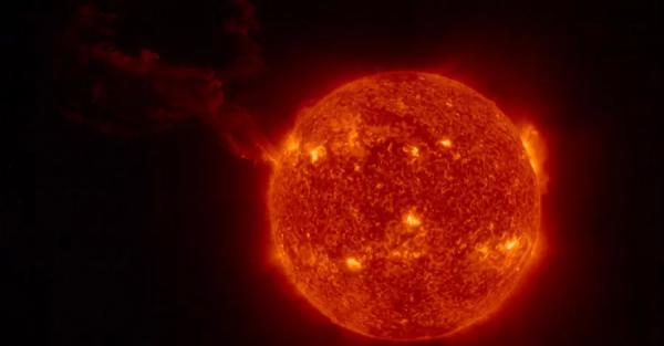 Аппарат Solar Orbiter сделал фото крупнейшей солнечной вспышки - Life