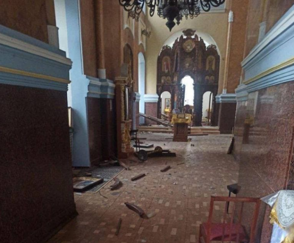 Снаряд окупантів влучив в Успенський собор Харкова, - Геращенко