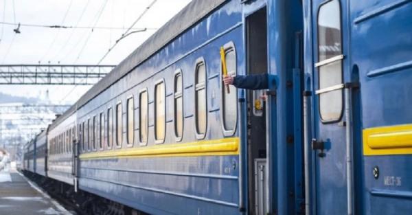 Глава Донецкой ОГА: Заблокированные после авиаударов поезда продолжили эвакуационные рейсы - Life