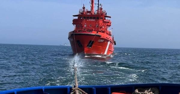 Захваченное оккупантами спасательное судно "Cапфир" вернулось под контроль Украины  - Life