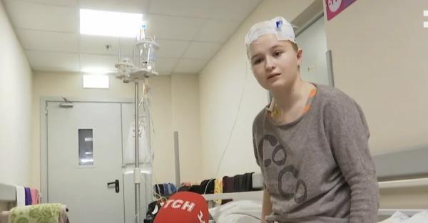 Девочка, которая выжила с осколком в мозге, уже делает самостоятельные шаги - Life