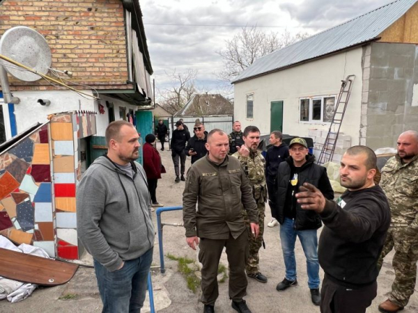 Працівники “Київміськбуду” передали допомогу для постраждалих мешканців Київщини