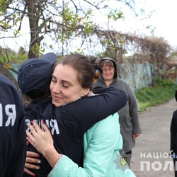 Полицейские Черниговщины вернули домой подростка, которого российские военные вывезли в Беларусь - Life
