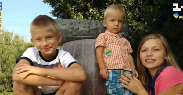 Двоим братикам из Киевщины родные 10 дней не могли решиться рассказать, что их родителей убили - Life