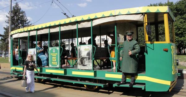 Факт. У Дніпрі відзначили 125-річчя відкриття в місті трамвайного руху - Life