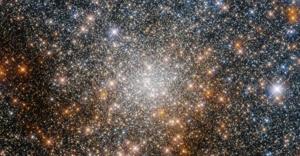 Телескоп Hubble показал шаровидное скопление в созвездии Стрельца - Life