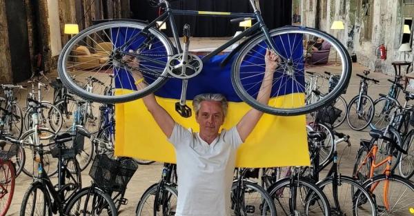 Урбанист из Копенгагена: Велосипеды для Украины помогала собрать даже датская полиция - Life