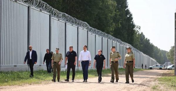 Польша завершила строительство забора на границе с Беларусью - Life