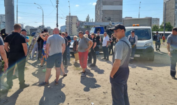 “Ми свого не віддамо”, - столичні підприємці про намагання “Київблагоустрою” демонтувати кіоски на Оболоні