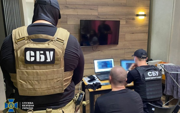 В Киеве серверный центр обслуживал российских хакеров