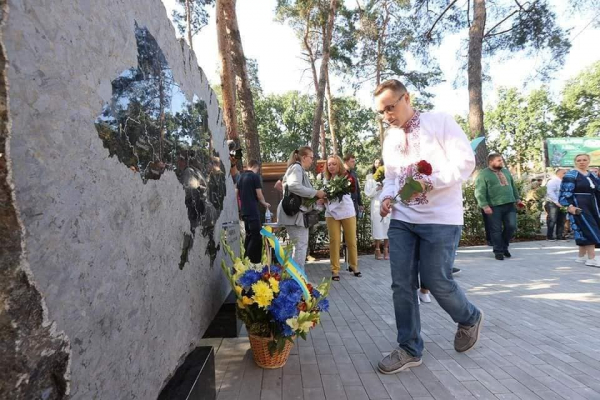 В Ирпене установили первый в Украине памятник терробороне - Life