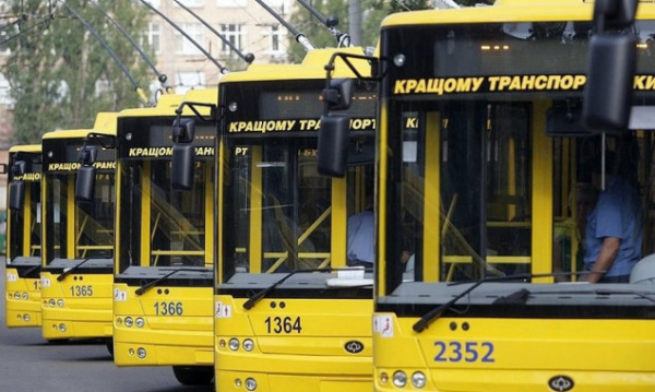 Зупинку транспорту під час повітряних тривог у Києві не скасують: Кличко відповів на петицію
