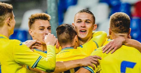 Молодежная сборная Украины после разгромной победы над Словакией вышла в финал ЧЕ – впервые с 2011 года  