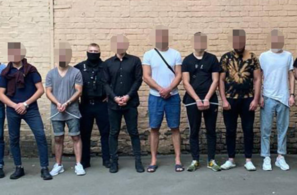 У Києві судитимуть банду, яка під приводом побачень грабувала іноземців