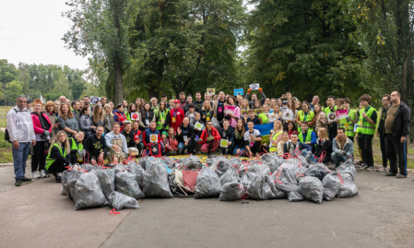 У Києві провели толоки і вивезли близько 600 кубометрів сміття