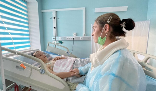 Медики спасли жизнь мальчику из Лимана, на которого из-за обстрелов обрушился потолок - Life