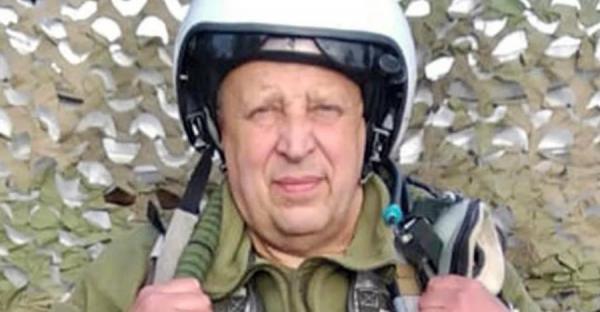 В Буче пролетели самолеты в честь погибшего руководителя "призраков Киева" - Life