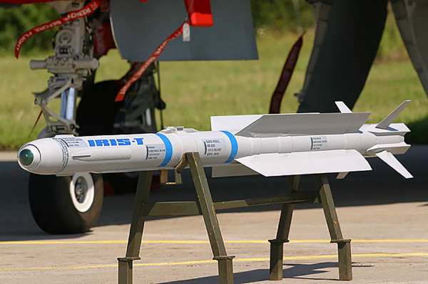 IRIS-ки уже прибыли Mars-ы ждем: суперсовременное оружие умеет сбивать российские ракеты - Life
