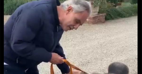 Известный тенор Андреа Бочелли приютил пострадавшего от взрыва в Купянске пса Джека - Life