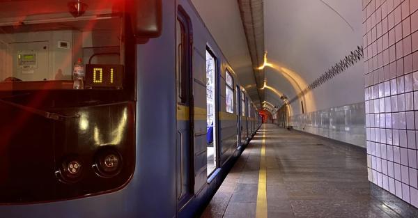 В Киеве из-за резких перепадов напряжения произошел сбой в работе метро - Life