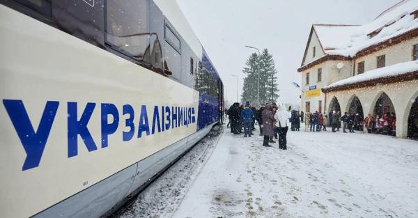 Восемь поездов Укрзализныци следуют с задержкой из-за обесточивания - Life