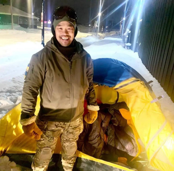 Американец ночует на улицах в 40-градусный мороз, чтобы помочь ВСУ - Life