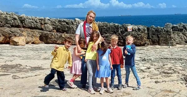 Мама одесских пятерняшек: В Португалии хорошо, но скучаем за нашим морем - Life