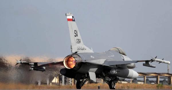 Производитель F-16 заявил о готовности поставок самолетов в европейские страны. - Life