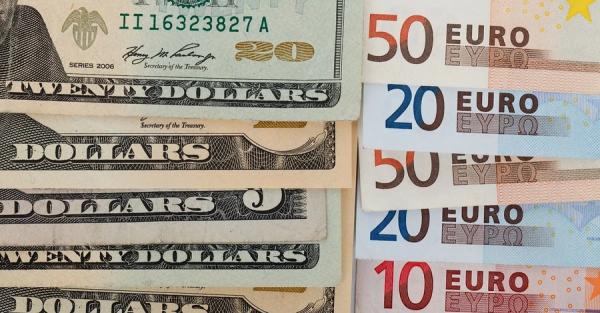 Доллар против евро: что ждет валютные курсы в феврале - Экономика