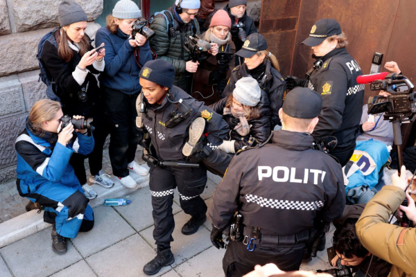 В Норвегии полиция задержала Грету Тунберг - Life