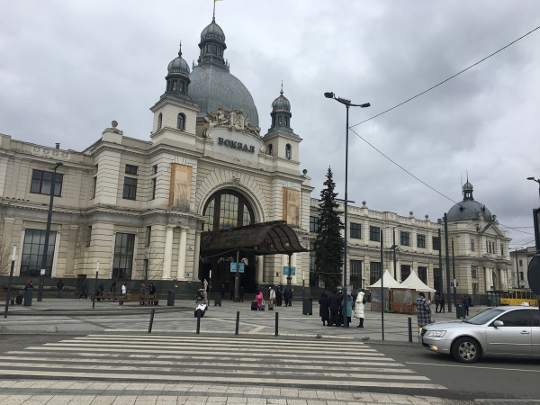 Львовский энерджайзер: история старейшего волонтера железнодорожного вокзала - Life