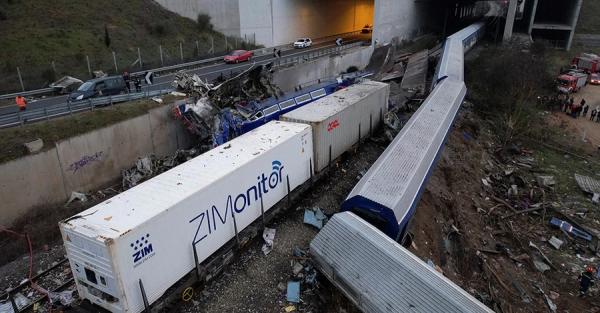МИД выясняет, были ли украинцы в столкнувшихся в Греции поездах - Life