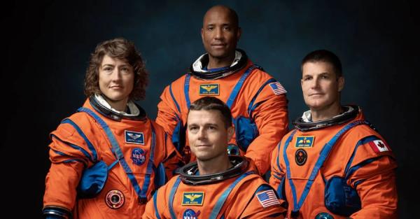 NASA назвало имена астронавтов, которые полетят на Луну с миссией Artemis II - Life