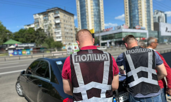 У Києві викрили схему переправлення  іноземців через кордон  за 2,5 тисячі доларів (відео)